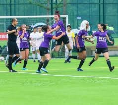 为什么球员在打击时要戴护腿